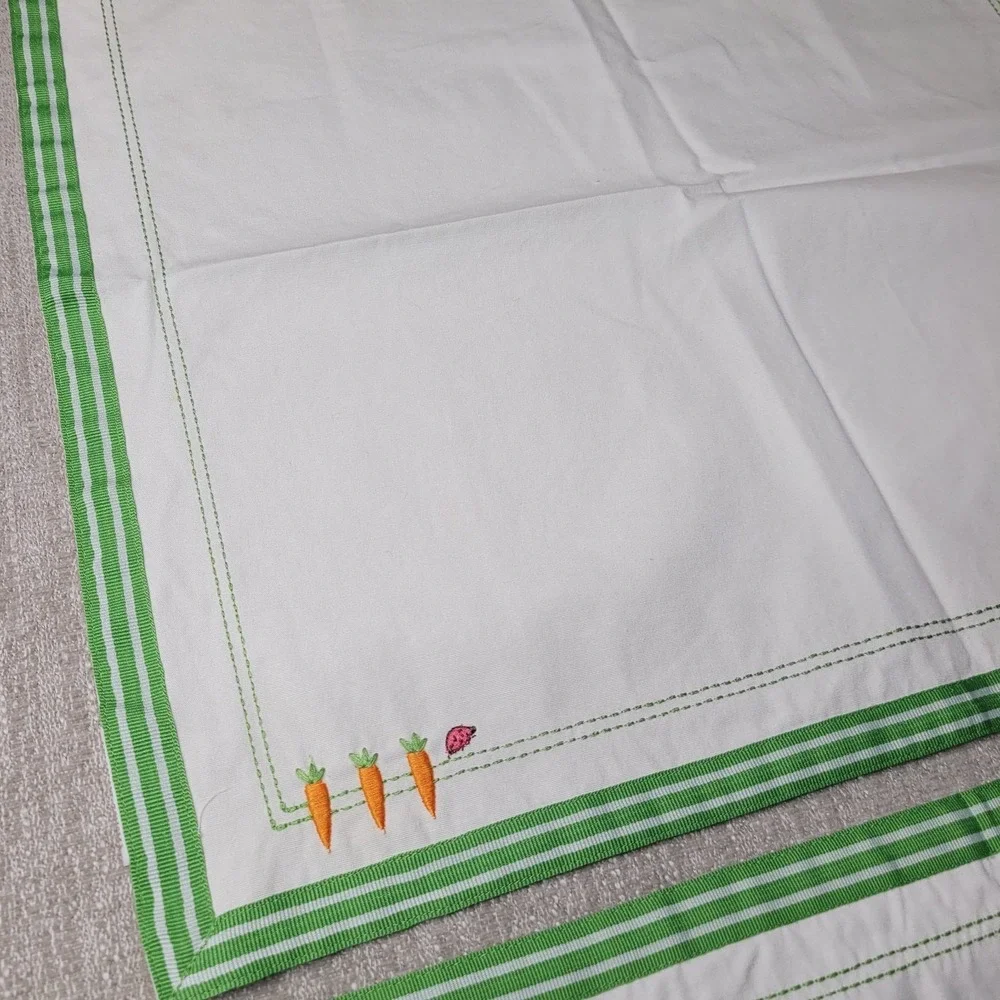Williams Sonoma 2 Easter Garden Napkins & 1 Placemat Carrot‎ Bunny Embroidered
